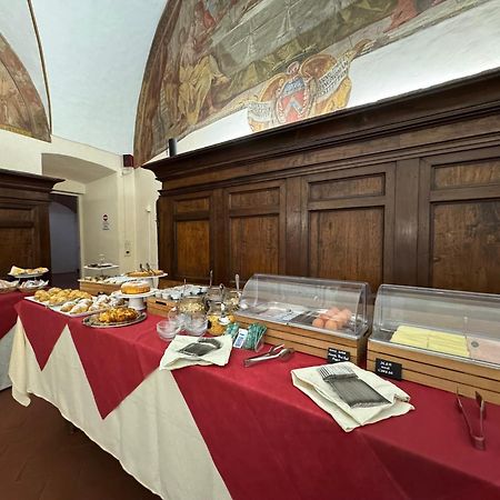 Monastero Ss. Annunziata Hotel Todi Buitenkant foto The buffet at the 2019 edition of the festival