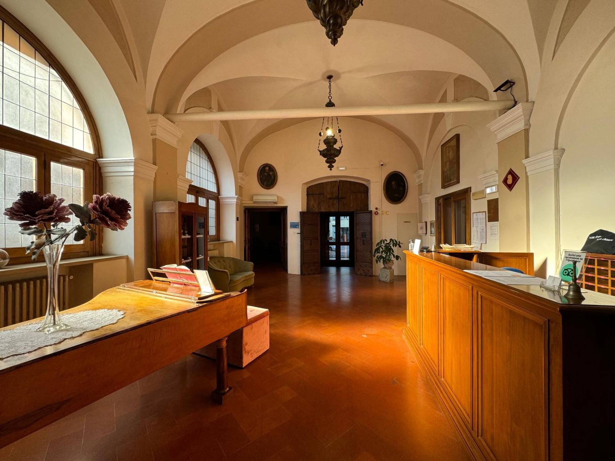 Monastero Ss. Annunziata Hotel Todi Buitenkant foto Reception