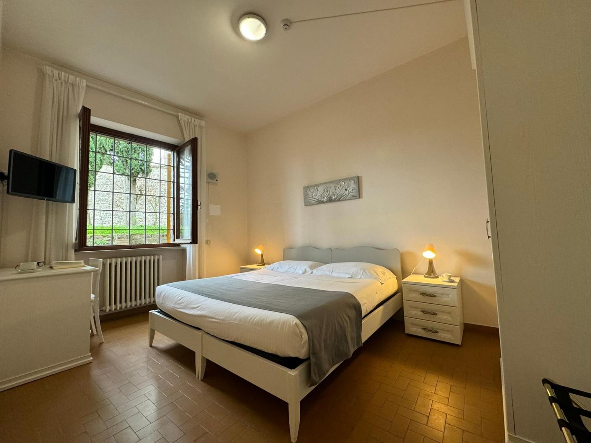 Monastero Ss. Annunziata Hotel Todi Buitenkant foto A room at the hotel
