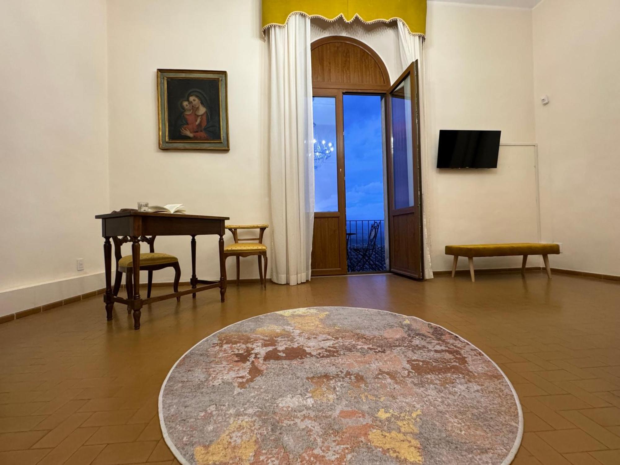 Monastero Ss. Annunziata Hotel Todi Buitenkant foto The Moon Room